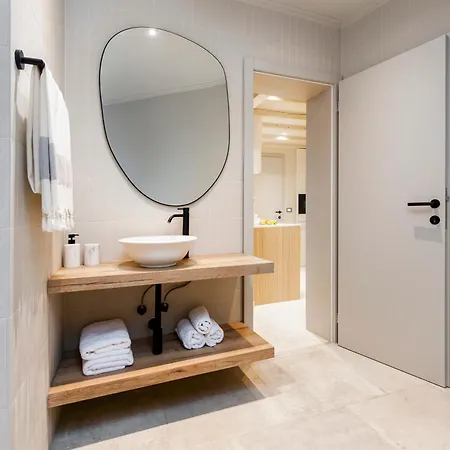 Calnova Apartment *